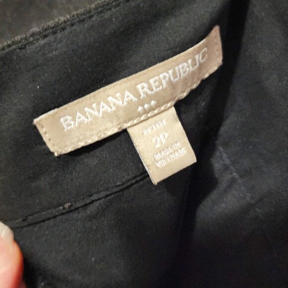 Banana Republic Women’s Dark Gray Pencil Skirt with Pockets Size 2P - Picture 3 of 6